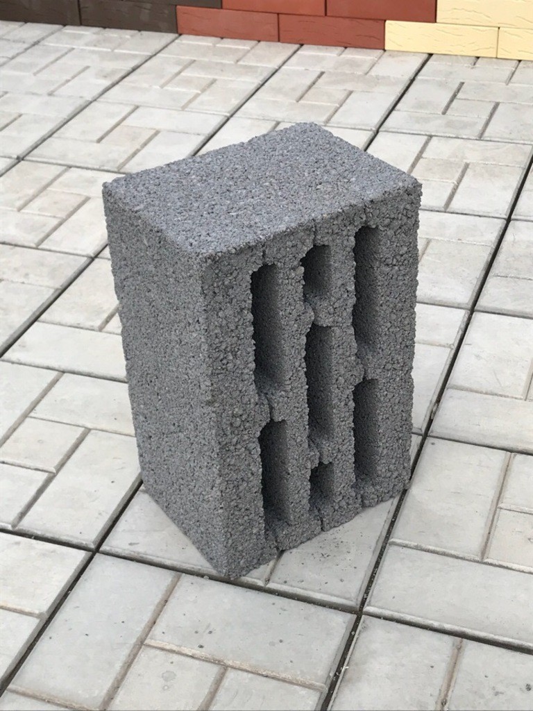 Керамзитобетонный блок стеновой №25 полнотелый